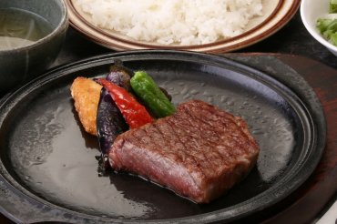 常陸牛のシャリアピンステーキ膳