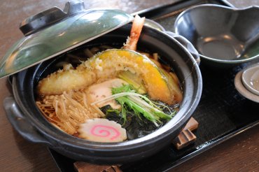 そば房さわ　鍋焼きうどん