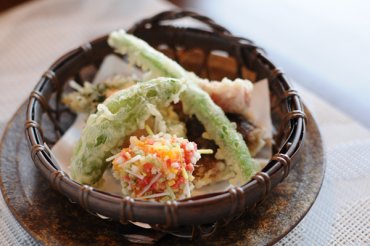 茨城野菜の天婦羅と海老しんじょう揚げ