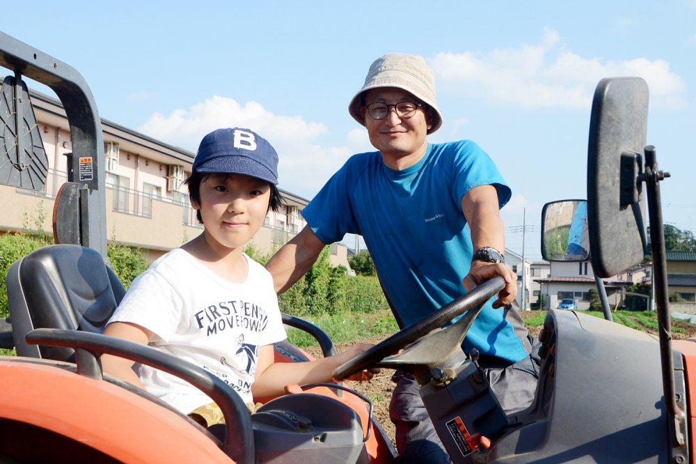 湊君と「久松農園」代表の久松 達央さん。