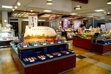 亀じるし本店　店内