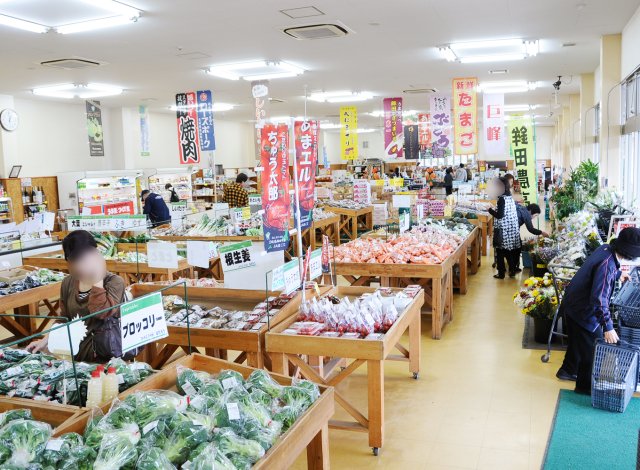 なだろう　店内