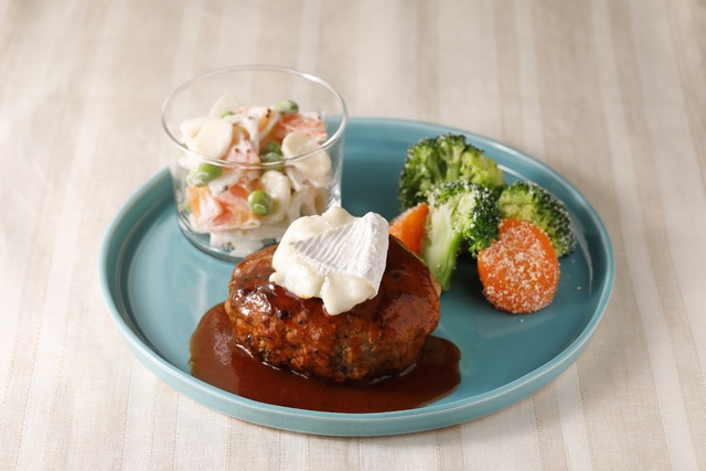 のっけ「カマン」ハンバーグとれんこんサラダ