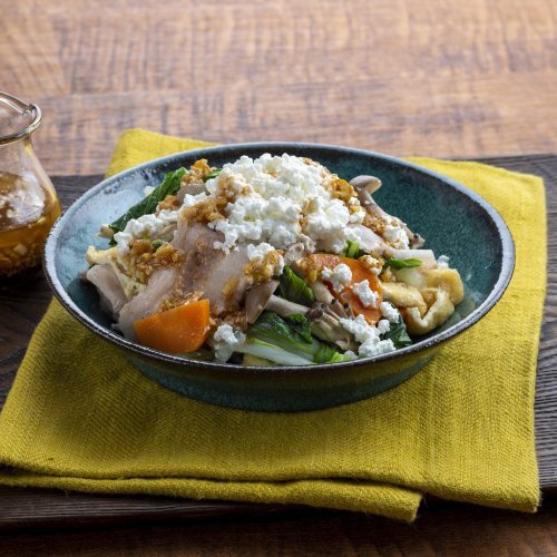 たっぷり野菜と豚バラの重ね蒸し　カッテージチーズの香味ダレ