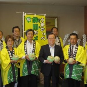 鉾田市・ＪＡ茨城旭村・ＪＡかしまなだが県庁で「メロン」をＰＲ