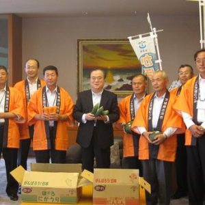 古河市・ＪＡ茨城むつみが県庁で「銘柄農産品（かぼちゃ･にんじん･にがうり）」をＰＲ